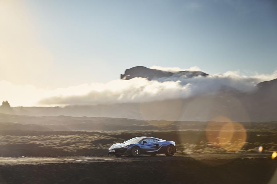  McLaren 570GT 2016 года  (UK) (фото 42 из 125)